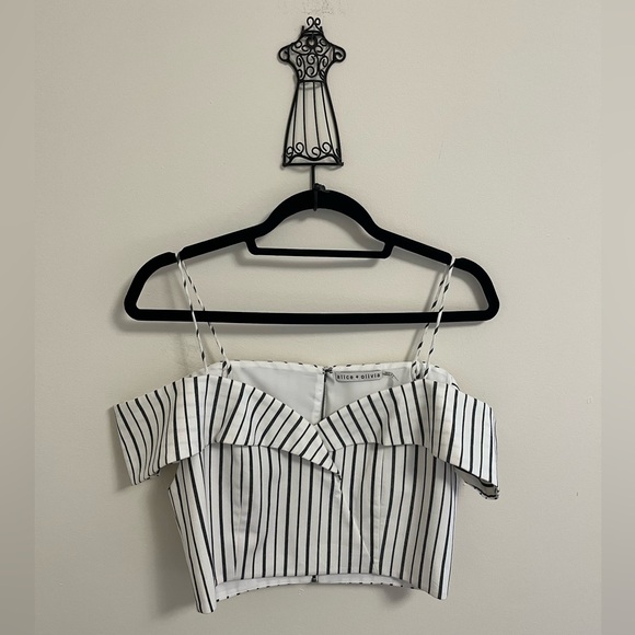 Alice + Olivia Haydee Cold Shoulder White Striped Off Crop Top, Size 8 - Picture 6 of 16